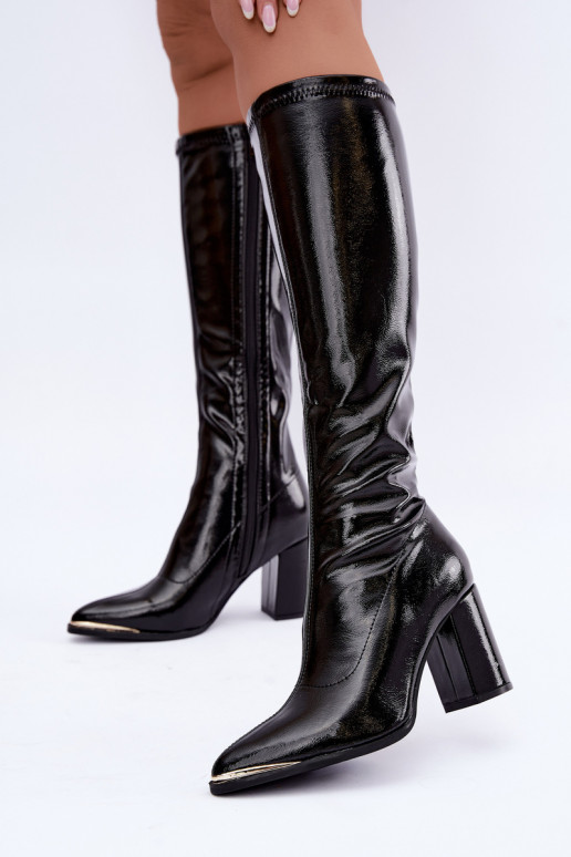 Knee-high boots with heels and patent effect in black color Isetta