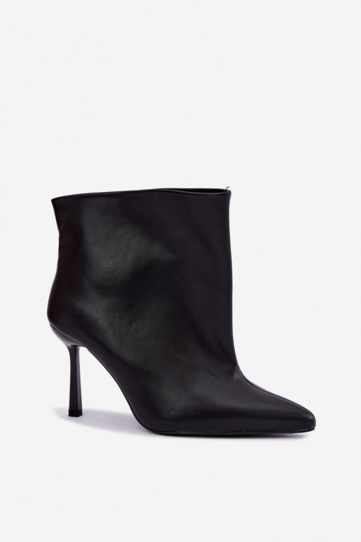 Slip-on ankle boots with thin heels in black faux leather Kamea