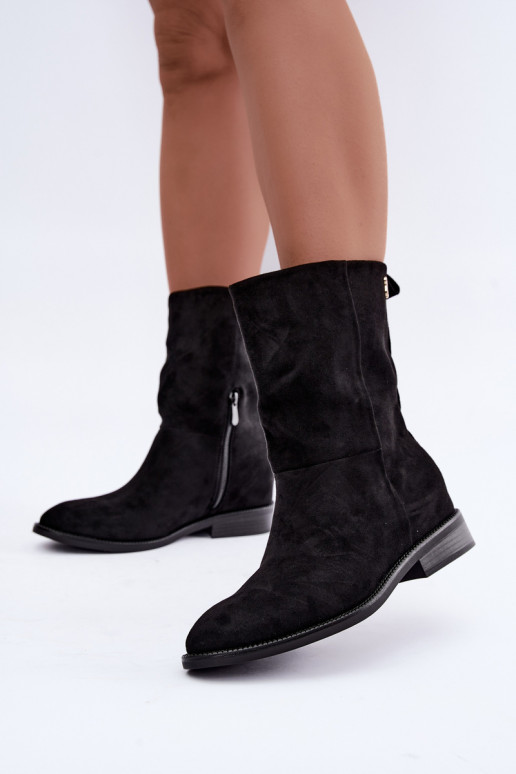 Warm ankle boots with wide heels in black color Peronne