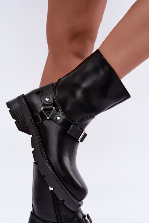 Insulated women's ankle boots with straps and buckles in black color Delmora
