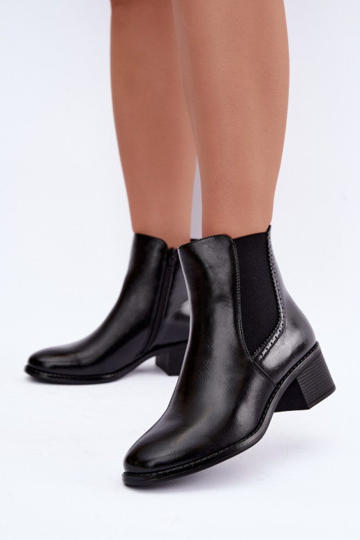 Stylish women's ankle boots in black color Dalmora