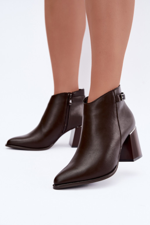 Warm ankle boots with heels and decorative straps Czekoladoje Irmelle