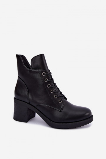 Warm women's ankle boots with laces in black Garella