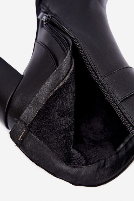 Warm ankle boots with heels and ornaments in black Isarae