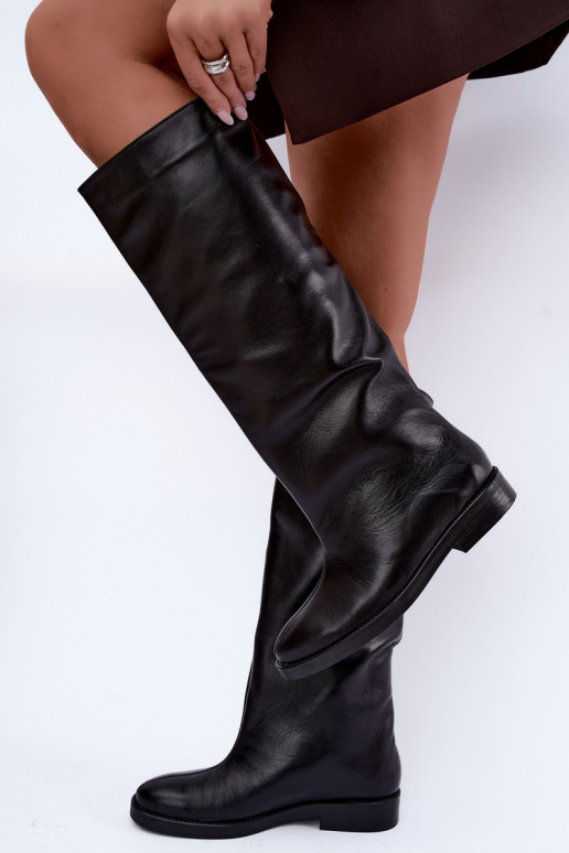 Warm leather knee-high boots with wide heels in black Zazoo 542