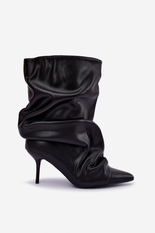 wrinkled warm slip-on ankle boots with thin heels in black color made of faux leather Greselle