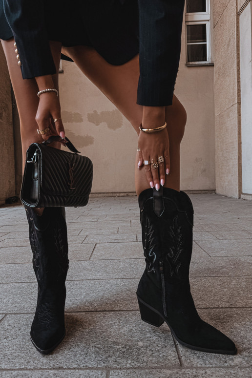 Cowboy-style knee-high boots in black Jarissa