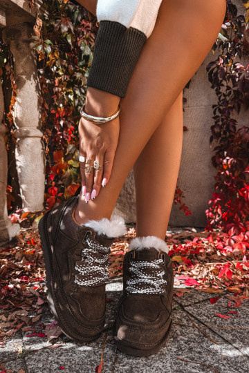 Faux suede snow boots with fur and laces Vinceza 97974 in chocolate color