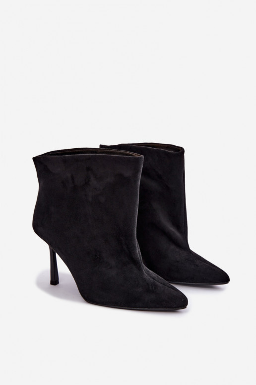 Slip-on ankle boots with thin heels in black Kamea