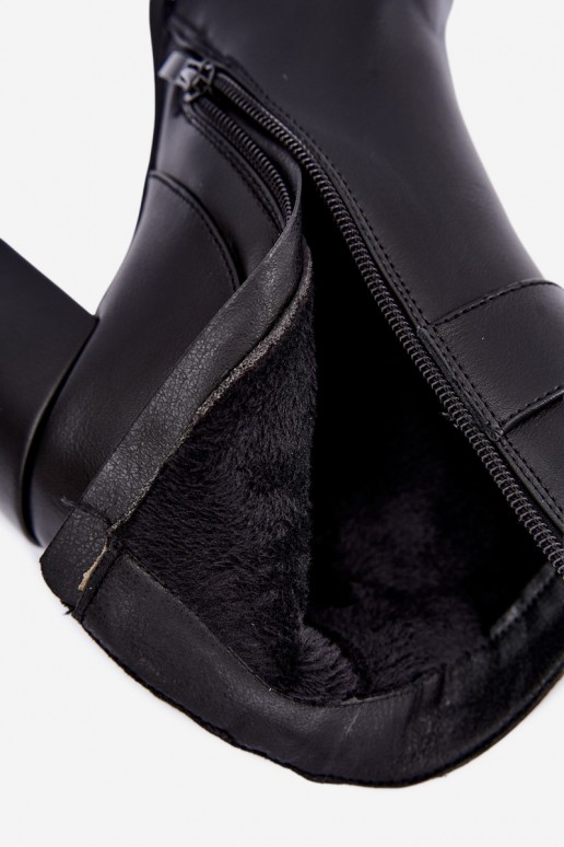 Warm ankle boots with heels and ornaments in black Isarae