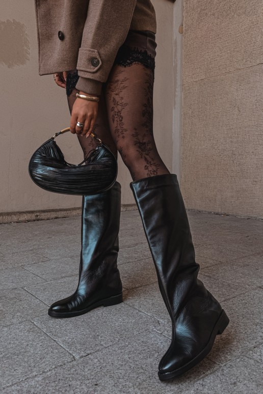 Warm leather knee-high boots with wide heels in black Zazoo 542