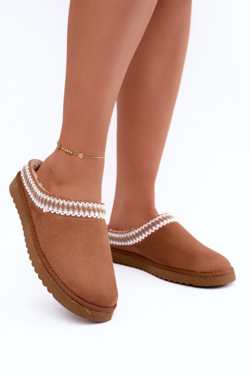 women's house slippers with embroidered flowers in brown color Inblu
