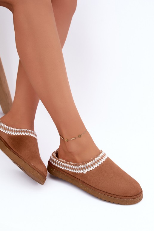 women's house slippers with embroidered flowers in brown color Inblu