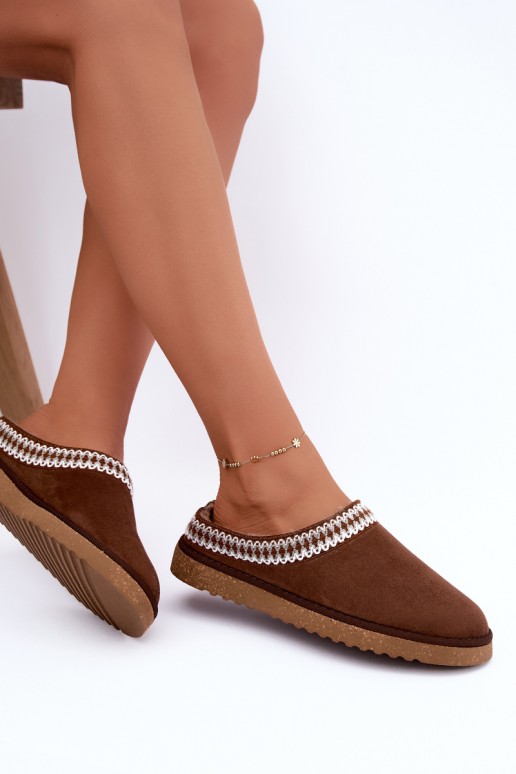 women's house slippers with embroidered flowers in brown color Inblu