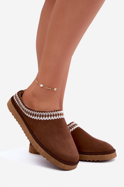 women's house slippers with embroidered flowers in brown color Inblu