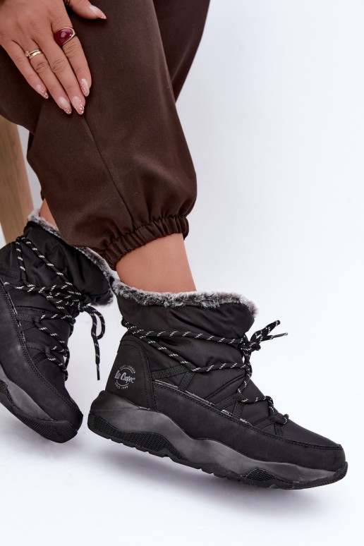 slip-on snow boots with stylish details Lee Cooper LCJ-24-03-3063 in black color