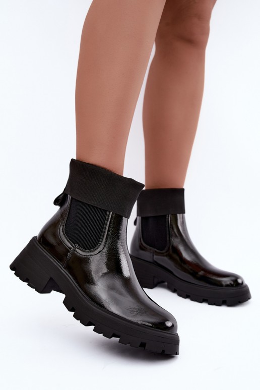 stylish ankle boots with patent effect in black color Sevella