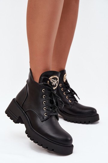 Insulated women's ankle boots with golden details in black Kavirae