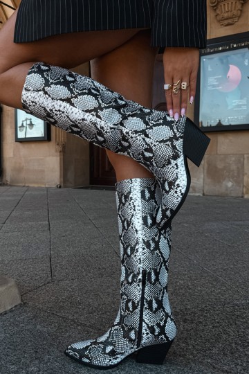 faux fur knee-high cowboy-style boots with snake patterns in black color Bellina