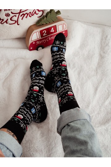 Men's socks with HO! HO! HO! text in black