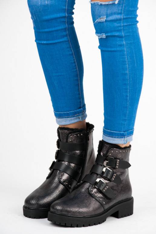 WORKERY Z KLAMRAMI  - 1