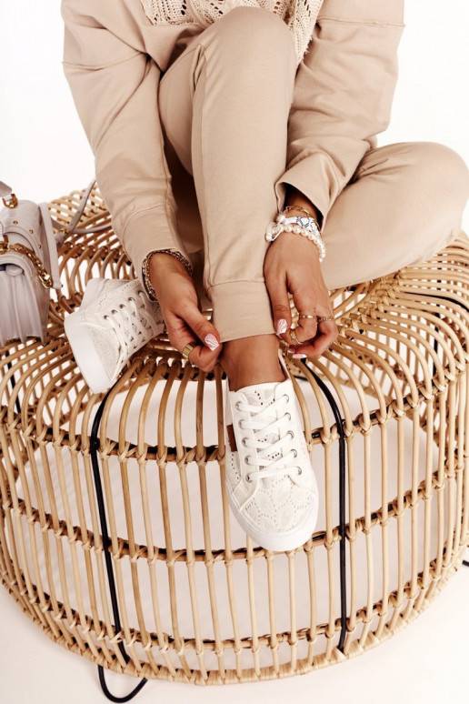 Sportbačiai su nėrinių motyvais... Sportbačiai su nėrinių motyvais...