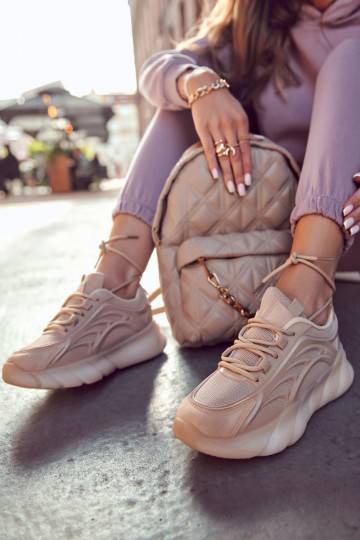 Fashionable Women's Sport...