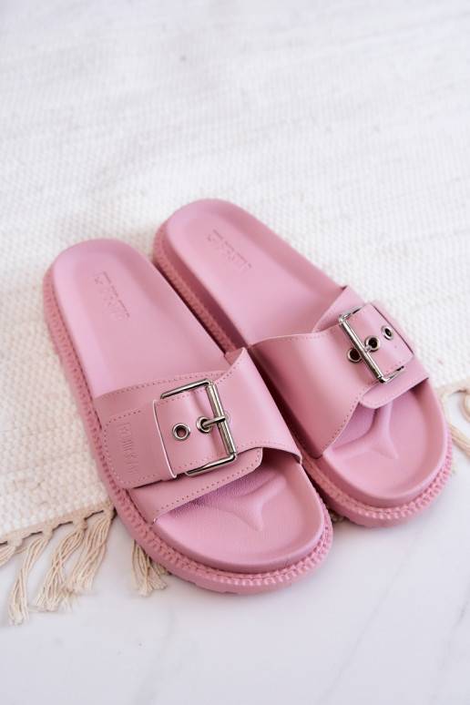 Classic model slippers with buckles... Classic model slippers with buckles...
