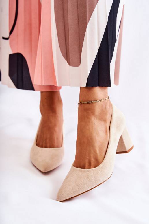 Classic Suede Pumps On A Heel Beige... Classic Suede Pumps On A Heel Beige...