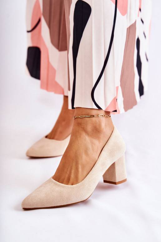 Classic Suede Pumps On A Heel Beige... Classic Suede Pumps On A Heel Beige...