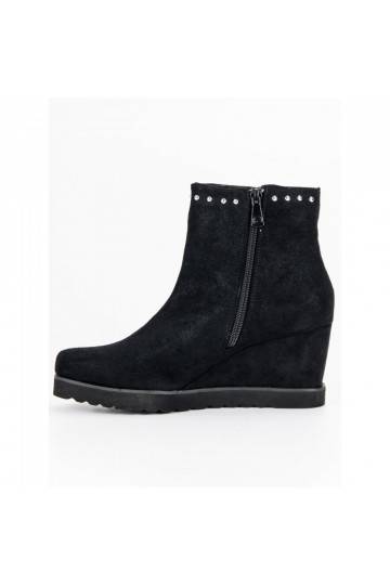 Black boots