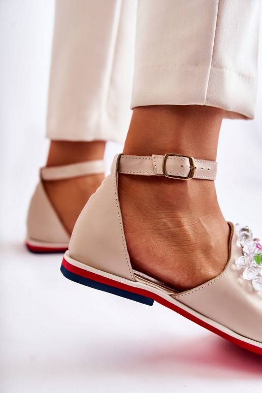 Smėlio spalvos sandalai su... Smėlio spalvos sandalai su...