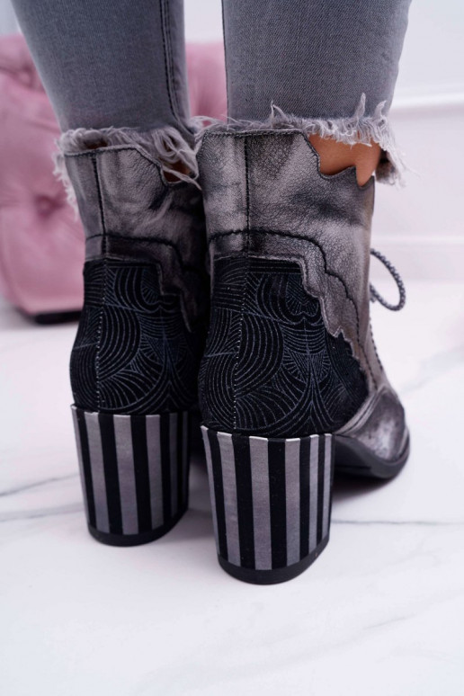 Pilki Moteriški natūralios odos... Pilki Moteriški natūralios odos...