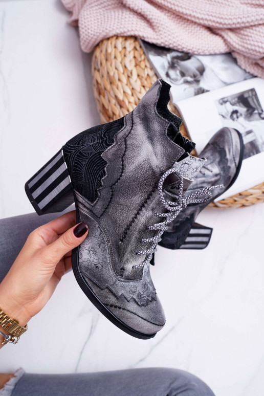 Pilki Moteriški natūralios odos... Pilki Moteriški natūralios odos...