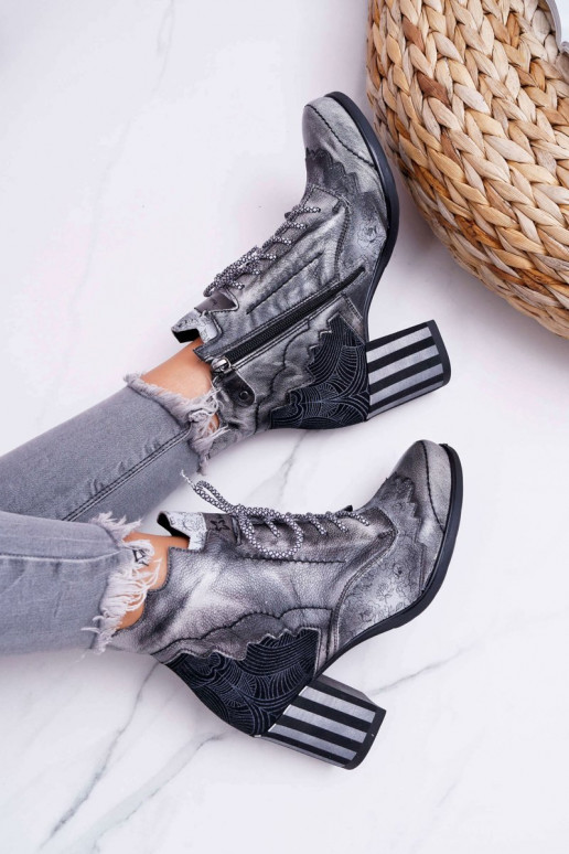 Pilki Moteriški natūralios odos... Pilki Moteriški natūralios odos...