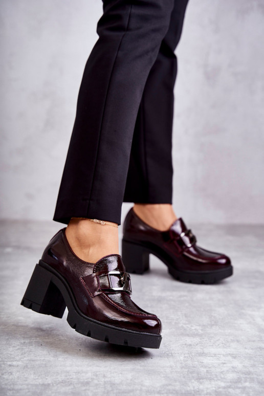 Elegant shoes on a pillar With Silver... Elegant shoes on a pillar With Silver...