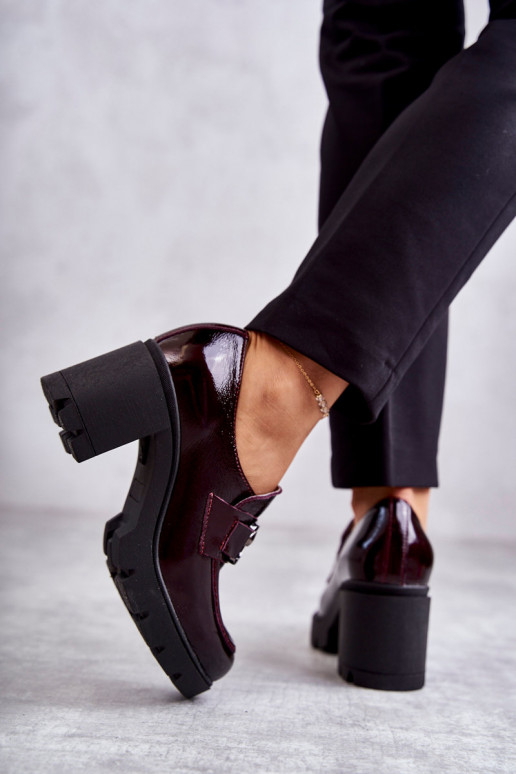 Elegant shoes on a pillar With Silver... Elegant shoes on a pillar With Silver...