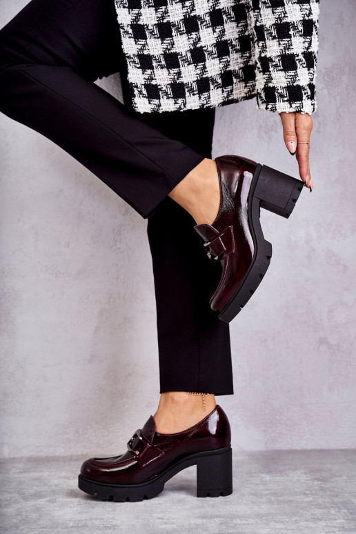 Elegant shoes on a pillar With Silver... Elegant shoes on a pillar With Silver...