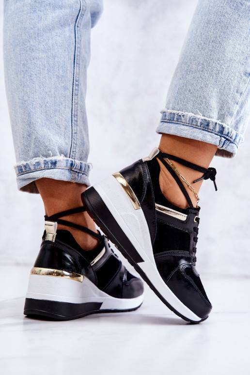 Leather sports shoes on a wedge Black... Leather sports shoes on a wedge Black...