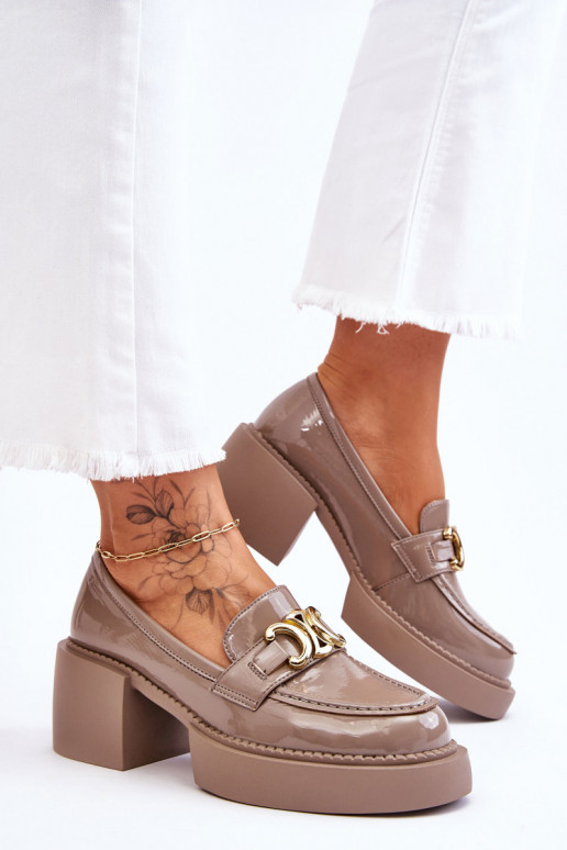 Fashionable Brogues Pumps On Massive... Fashionable Brogues Pumps On Massive...