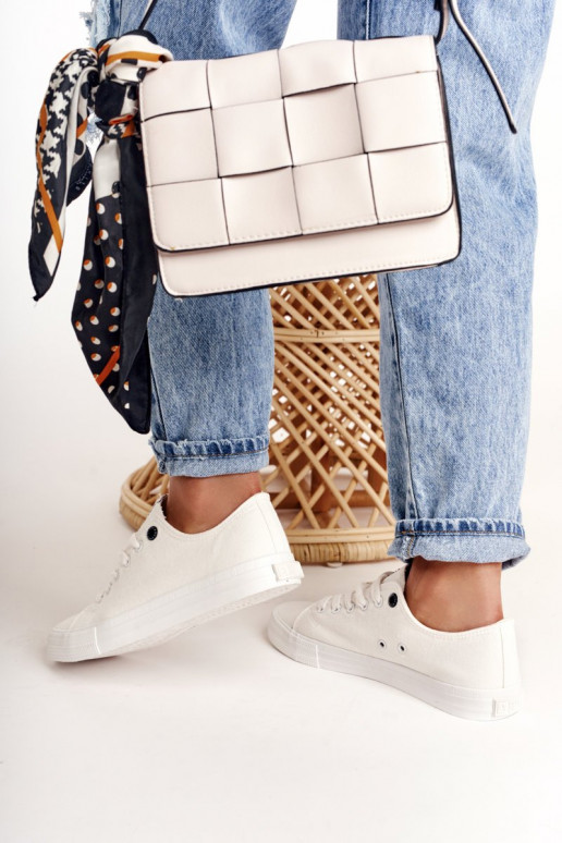 Baltos spalvos laisvalaikio -... Baltos spalvos laisvalaikio -...