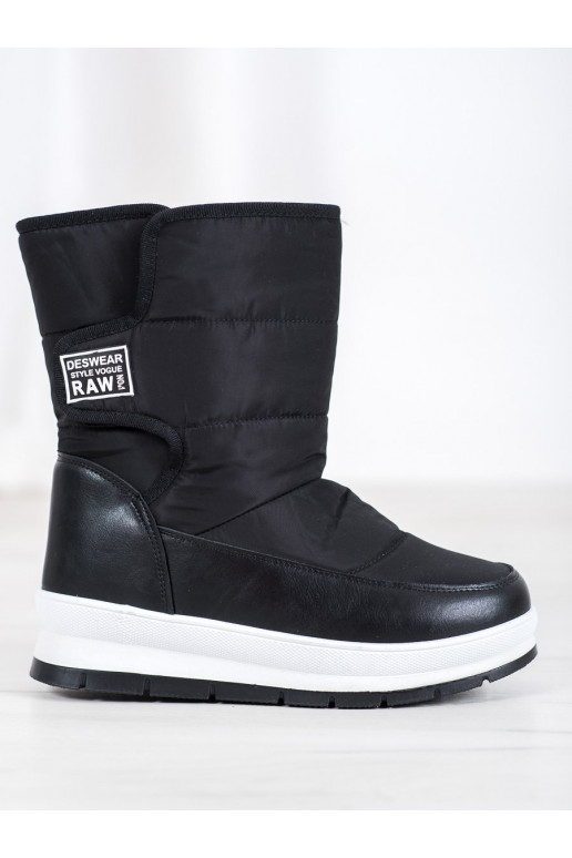 Black snow boots