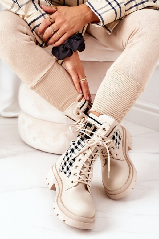 Smėlio spalvos auliniai batai... Smėlio spalvos auliniai batai...