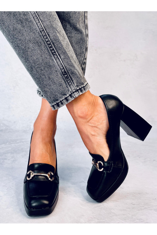 Stilingi batelia su storu kulniuku... Stilingi batelia su storu kulniuku...