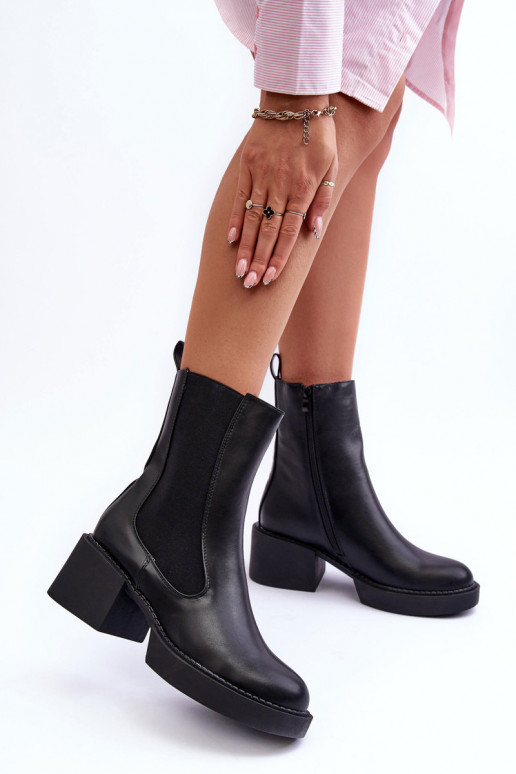 Women's Ankle Boots on Chunky Heel... Women's Ankle Boots on Chunky Heel...
