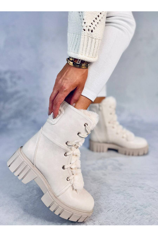 Aulinukai su raištukais su kailiuku... Aulinukai su raištukais su kailiuku...