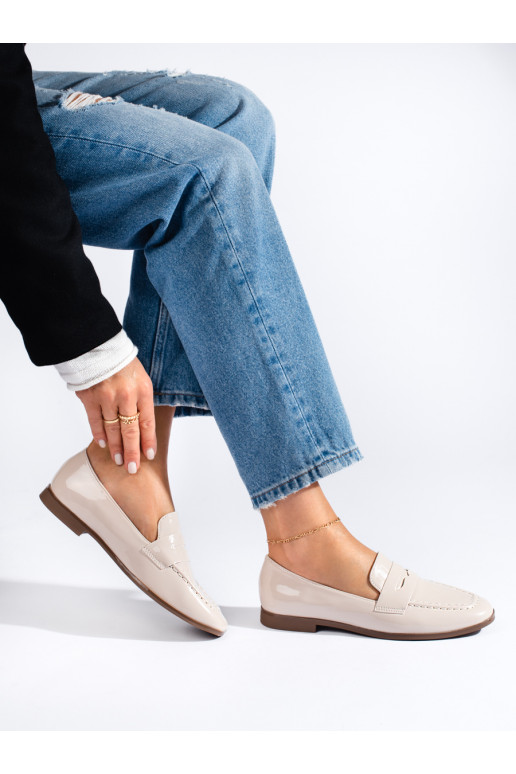 With lacquer effect beige Women's moccasins Shelovet
