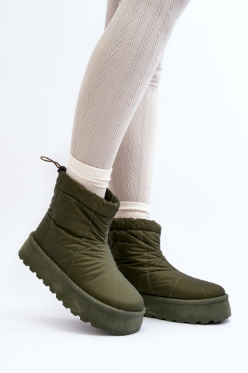 Women's snow boots on a...
