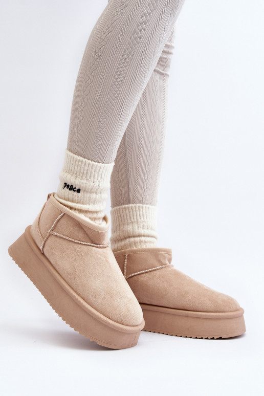 Snow boots with massive sole beige... Snow boots with massive sole beige...