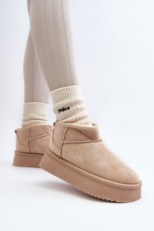 Snow boots with massive sole beige... Snow boots with massive sole beige...